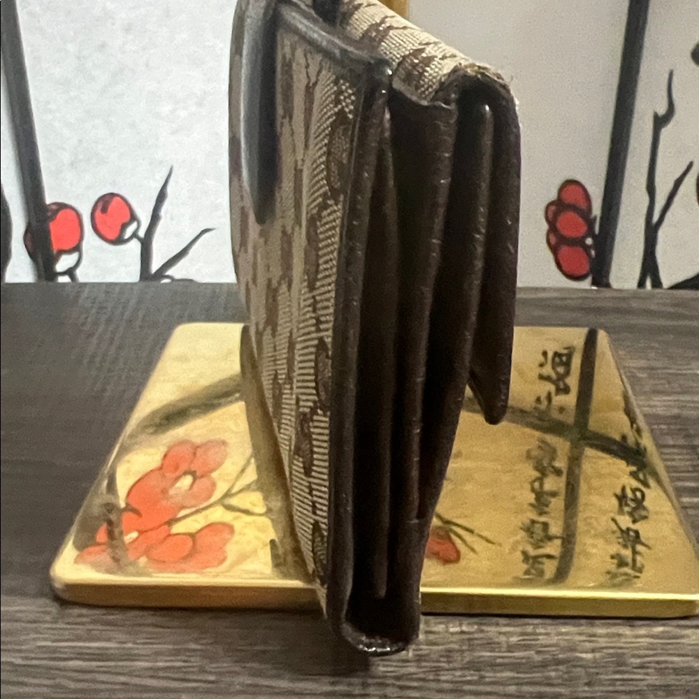 ⭐️Gucci Beige and Brown Monogram Wallet - Picture 7 of 14